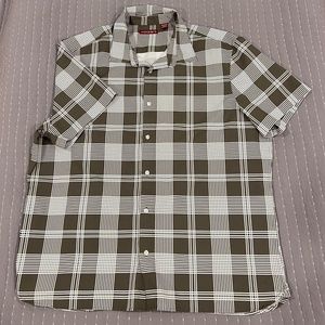 Axist Men's XXL Short Sleeve Button Up Shirt